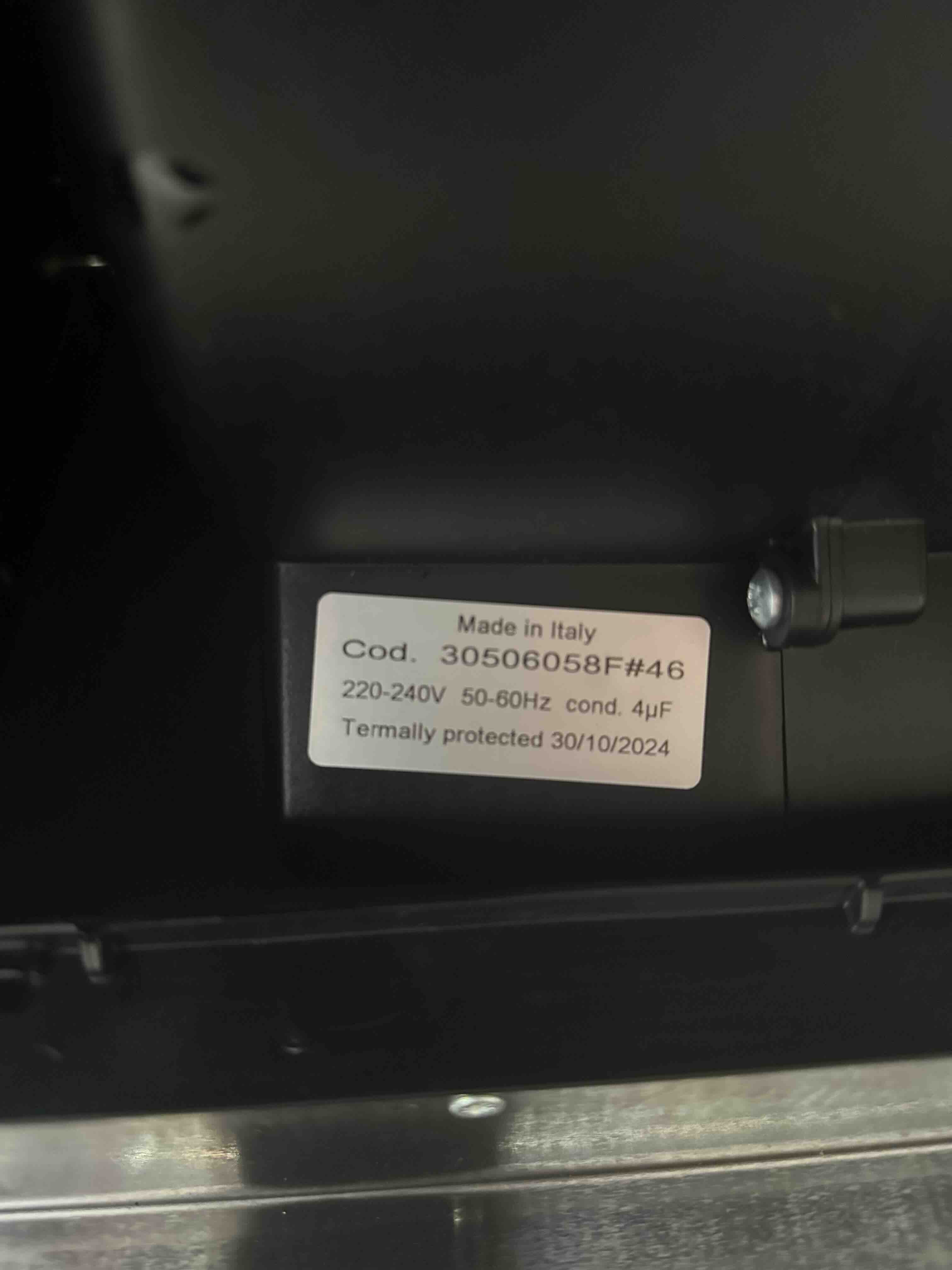 Motoretikett der Dunstabzugshaube