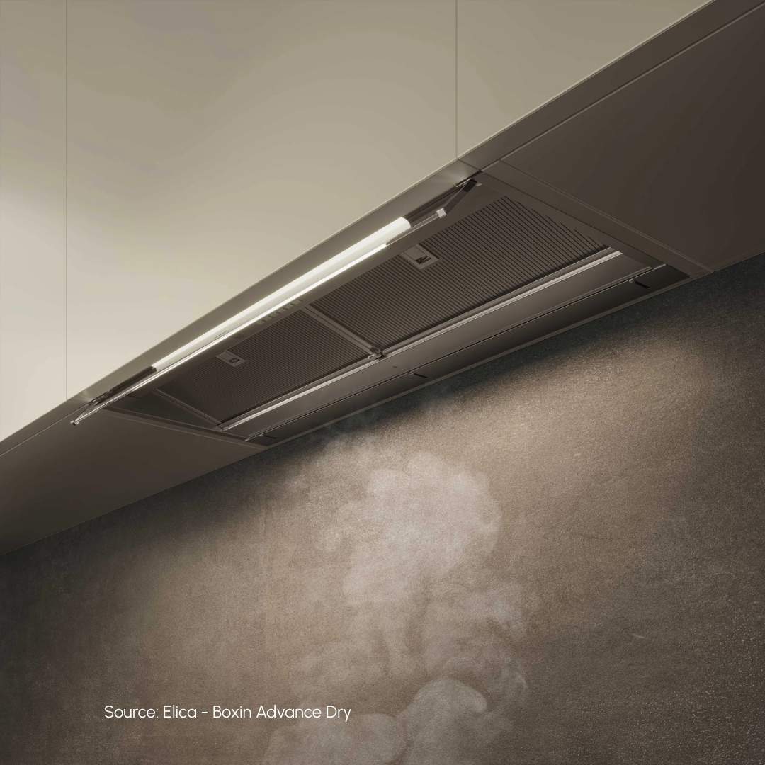 Anti-condensation hood for induction cooktop