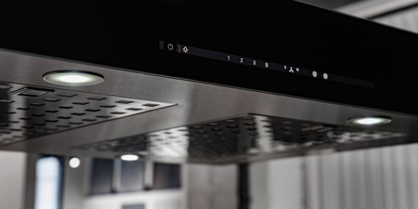 Cos’è una cappa sospesa e come si installa