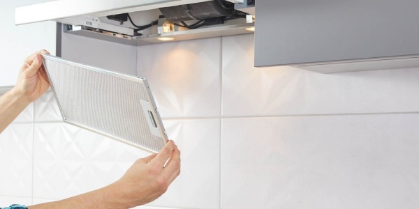 Come cambiare i filtri della cappa: guida completa